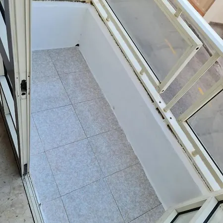 アパート 4 Bedrooms House At 15 Minutes To Paceville