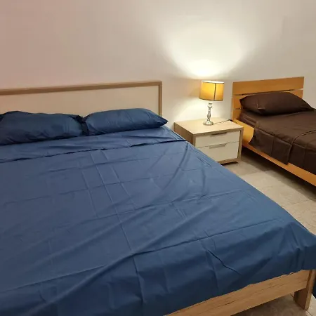 Apartament 4 Bedrooms House At 15 Minutes To Paceville *