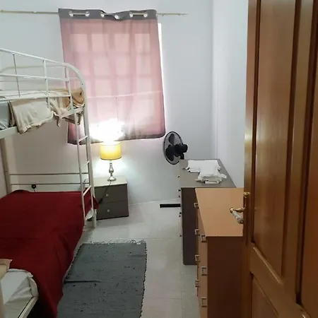 4 Bedrooms House At 15 Minutes To Paceville Apartment